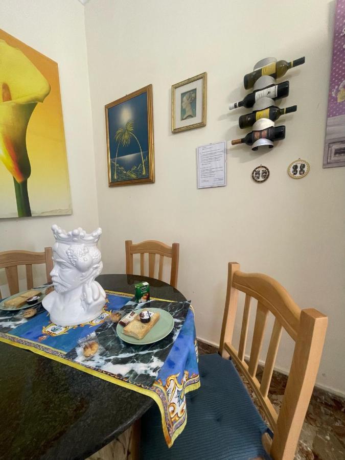 Maya'S Apartment Close To Ballaro Market And Central Station Palermo Ngoại thất bức ảnh